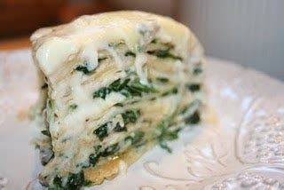Blynų tortas su sūriu ir špinatais