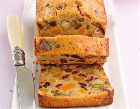 Įvairūs patiekalai su riešutais ir džiovintais vaisiais