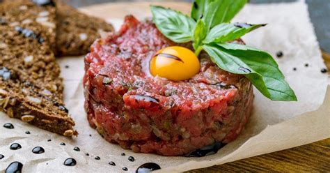 Jautienos tartar patiekalo nuotrauka