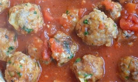 Mėsos kukuliai su mocarela