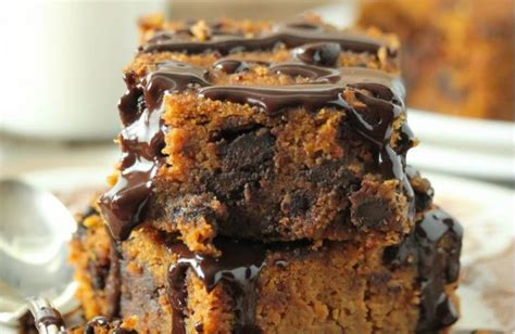 Pyragas su marcipanu ir šokoladu