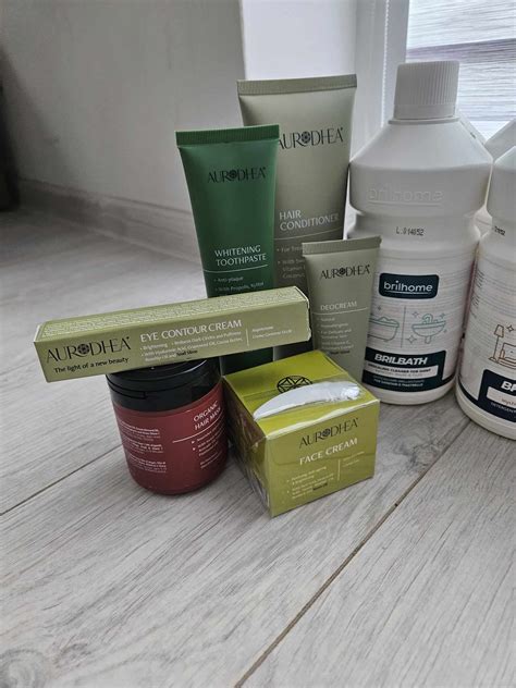 Įvairūs vaisiai pyragui