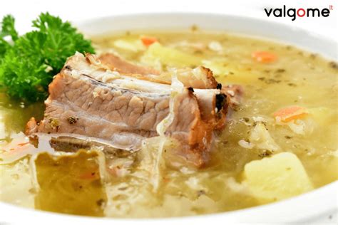 Raugintų kopūstų sriuba su šonkauliukais