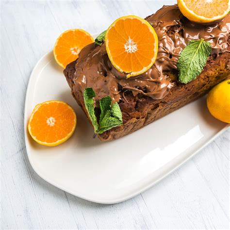 Moliūgų pyrago gabalėlis su šokoladiniu glaistu