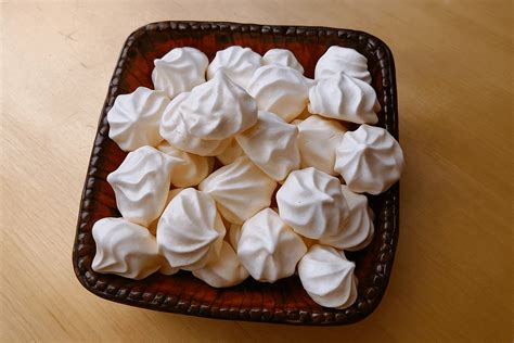 Klasikiniai morengai ant kepimo skardos