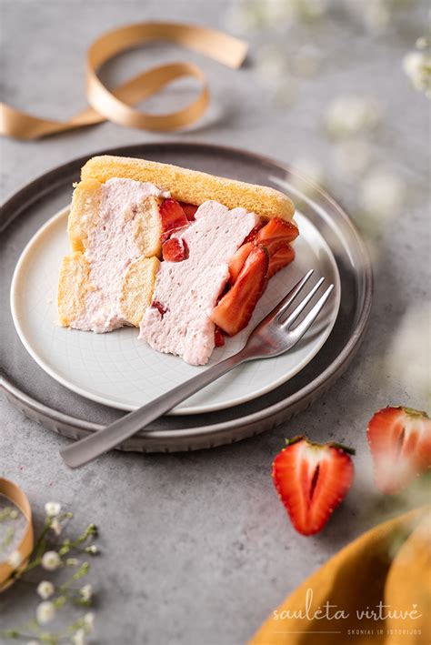 Surinktas Šarlotės tortas