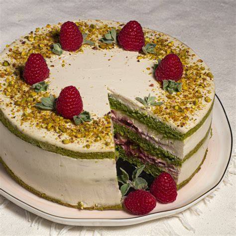 Veganiškas tortas su matcha ir migdolų pienu