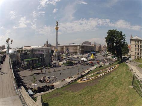 Maidano aikštė Kijeve ir jos monumentai