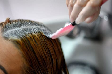 Plaukų dažymo procesas