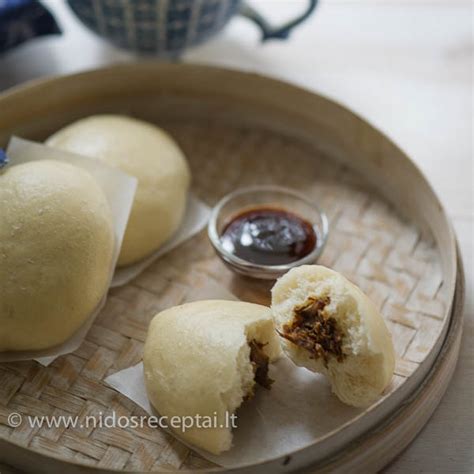 Kiniškos garuose keptos bandelės su įdaru