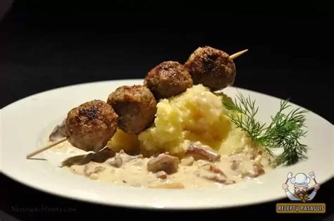Kiaulienos maltinukai su grybų padažu