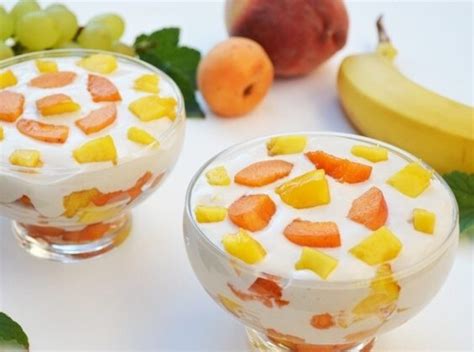 desertai su morengais ir vaisiais