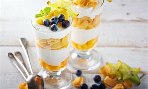 sluoksniuotas desertas su persikais