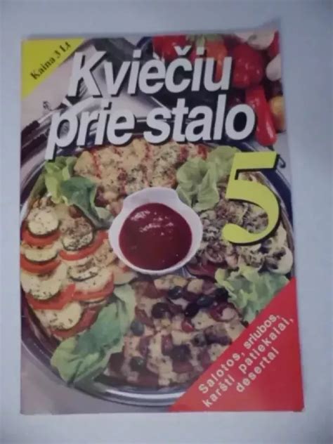 įvairūs desertai ir patiekalai lėkštėse