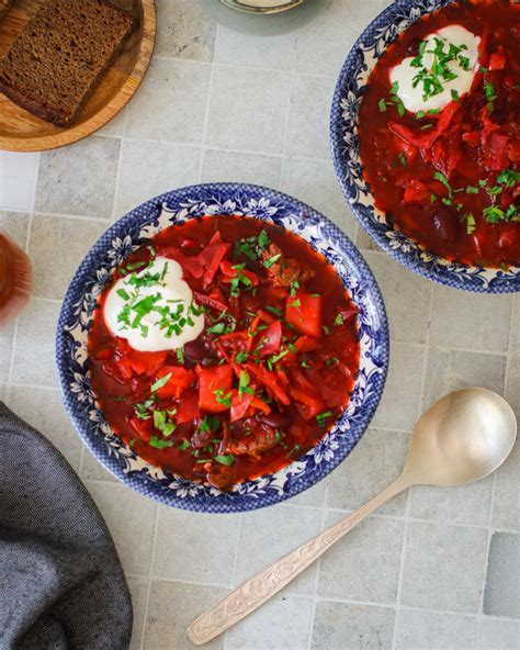 Ukrainietiški barščiai su jautienos kulnine