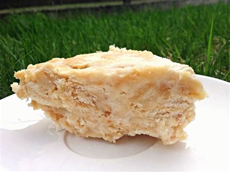 Krekerių pyragas su grietine ir banano griežinėliais