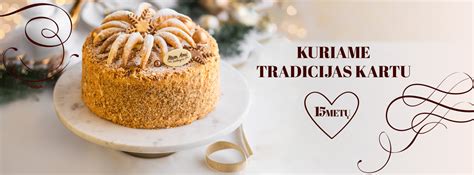 Stalas su keliais skirtingais duonos tortų variantais