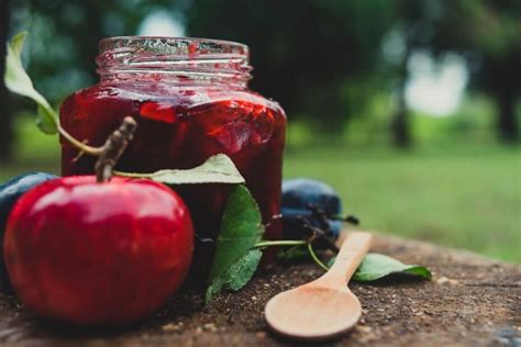 Obuoliai ir kiti pagrindiniai ingredientai Dailona pyragui