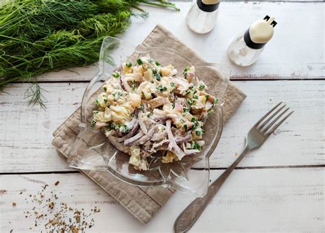 Skumbrės filė marinate su citrina ir žolelėmis