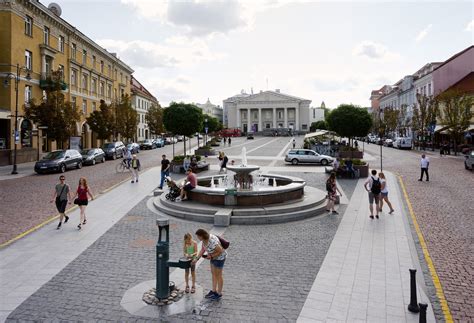 Šanchajaus muziejus ir Liaudies aikštė