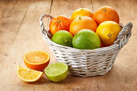 Citrusinių vaisių istorija ir kilmė iliustracija
