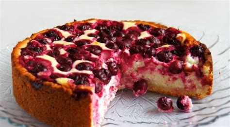 Avižinio varškės ir serbentų pyrago ingredientai