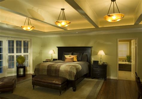 Romantiškas apšvietimas žvakėmis ir šviestuvais