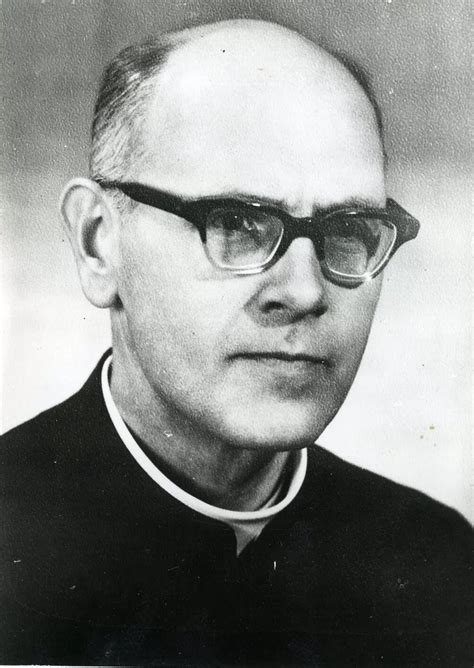 Kunigas Bronius Laurinavičius sutana
