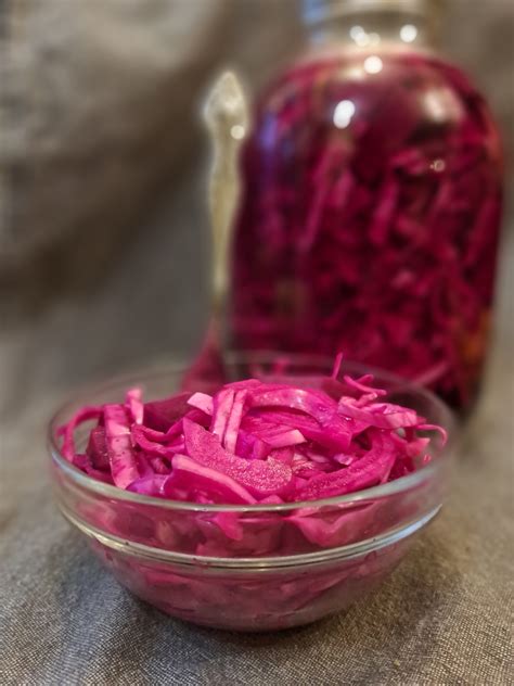 Burokėlių vyno fermentacijos procesas su vandens sandarikliu