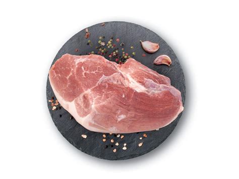 Šviežias kiaulienos kumpis su kaulu