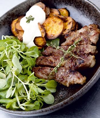 Jautienos kepsnys su saldžiomis bulvėmis ir majonezu