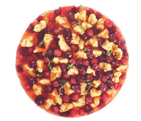 Gaivus želė tortas su uogomis ir šakočio trupiniais