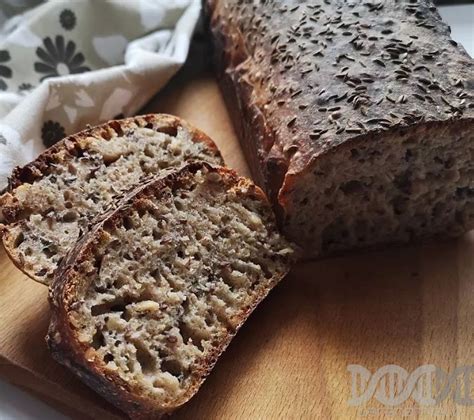 Kvietinė raugo duona su kmynais