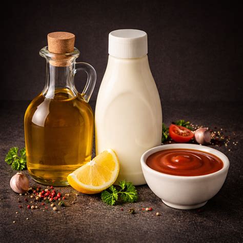Įvairūs padažai: majonezas, remuladas, aioli