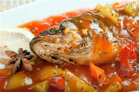 troškintas karpis su daržovėmis