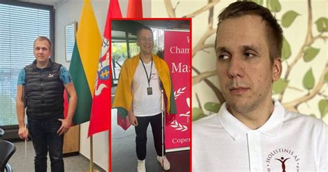 Žmonės, valgantys visiškoje tamsoje, susitelkę į pojūčius