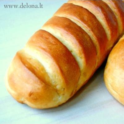 Šviežiai iškeptas naminis baltasis batonas