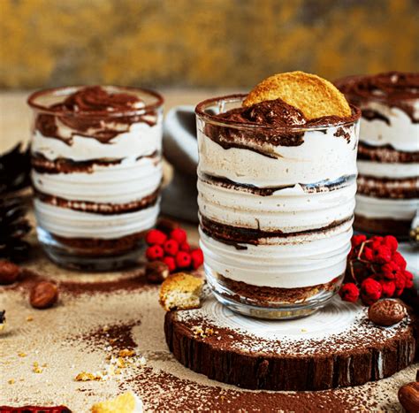 Tiramisu desertas stiklinėje