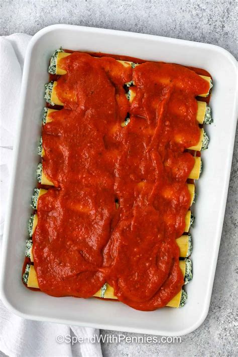 Prabangūs Cannelloni su faršu ir rikotos sūriu