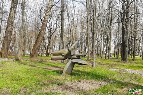 Skulptūrų parkas Radviliškių kepykloje