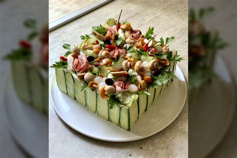 Sluoksniuotas sumuštinių tortas su šonine ir moliūgu