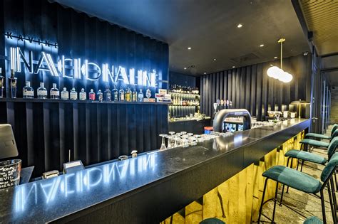 Senovinė kavinė su pyragaičiais