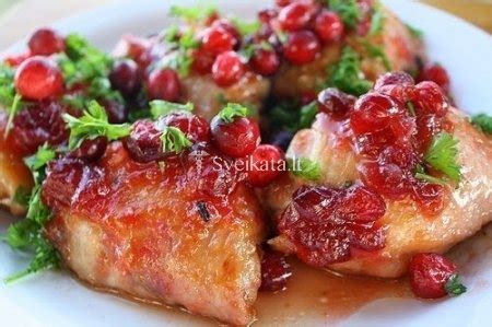 Įvairių spanguolių padažų asorti