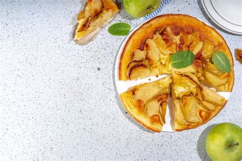 Apversto obuolių pyrago ingredientai
