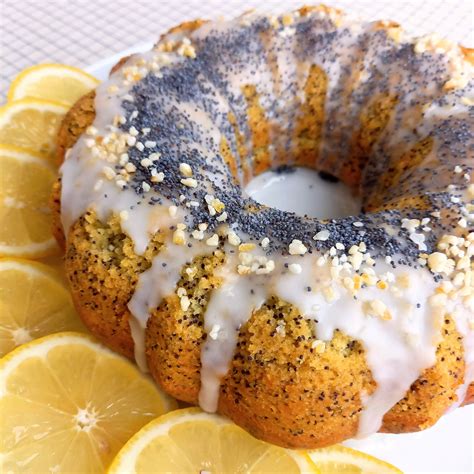 citrininis keksas su glajumi