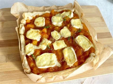 Ingredientai sluoksniuotam desertui su abrikosais ir rikotos sūriu