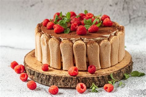 Nuotrauka su Tiramisu tortu ir kava