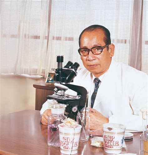 Istorinė nuotrauka Momofuku Ando ir jo išradimo