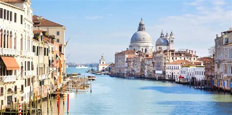 Venecijos Didysis kanalas su gondolomis