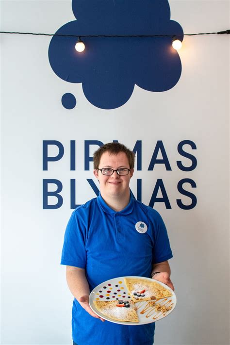 Pirmas prisvilęs blynas keptuvėje